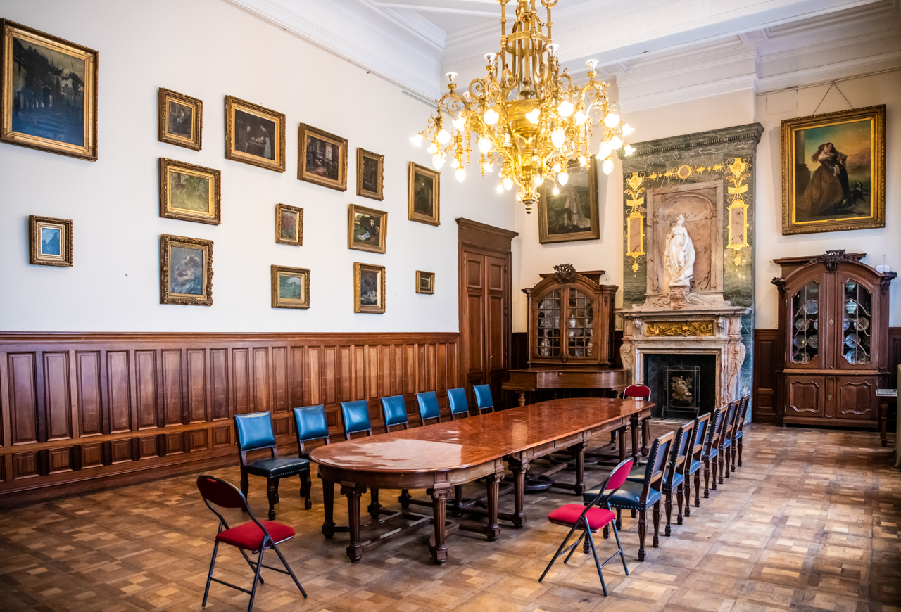 A gauche, ensemble de tabelaux de Léoplod Speekaert, salle Cérès